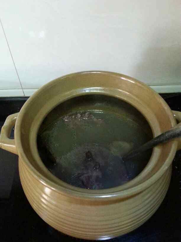 土茯苓煲猪骨汤步骤7