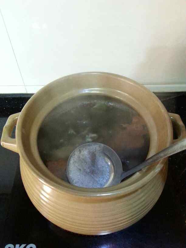 土茯苓煲猪骨汤步骤5