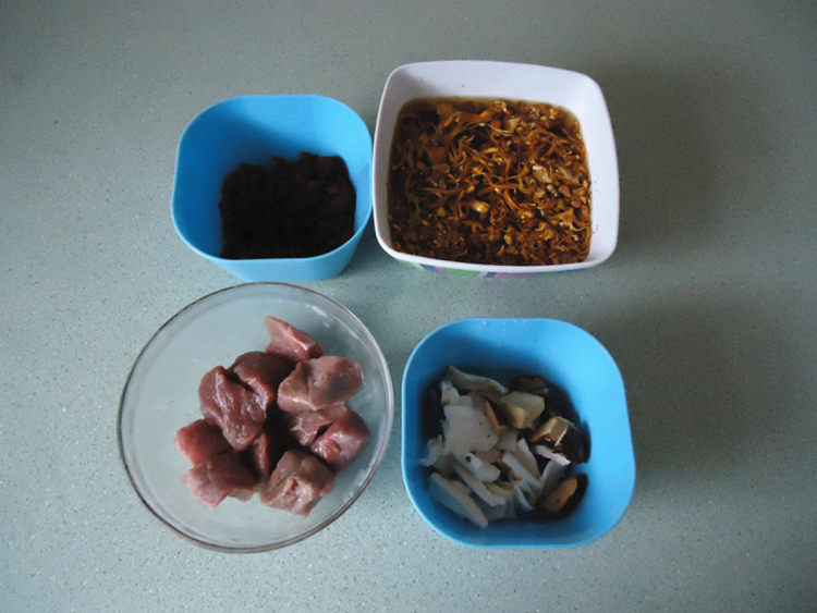 虫草花牛肉汤步骤3
