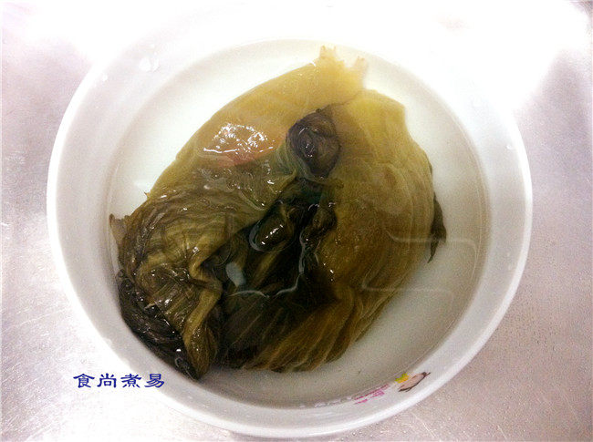 咸菜豌豆焖排骨步骤2