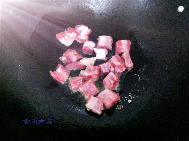 咸菜豌豆焖排骨步骤5