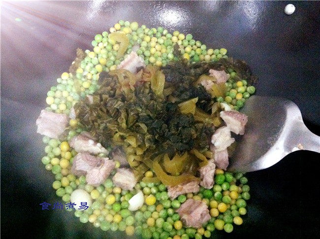咸菜豌豆焖排骨步骤8