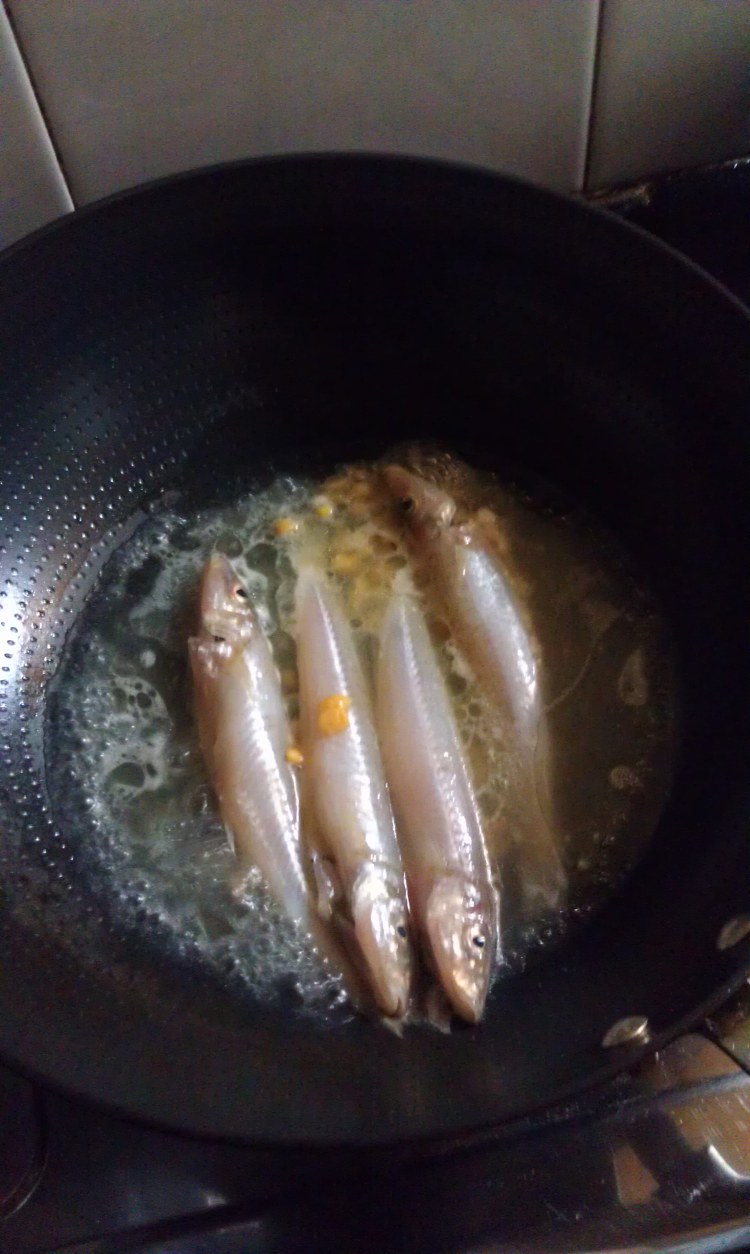 豆酱煮沙尖鱼步骤4