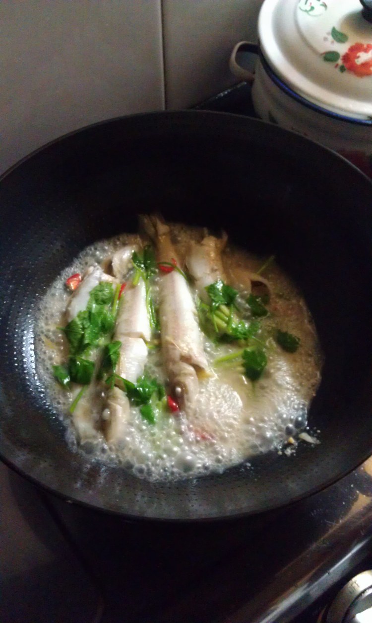 豆酱煮沙尖鱼步骤5