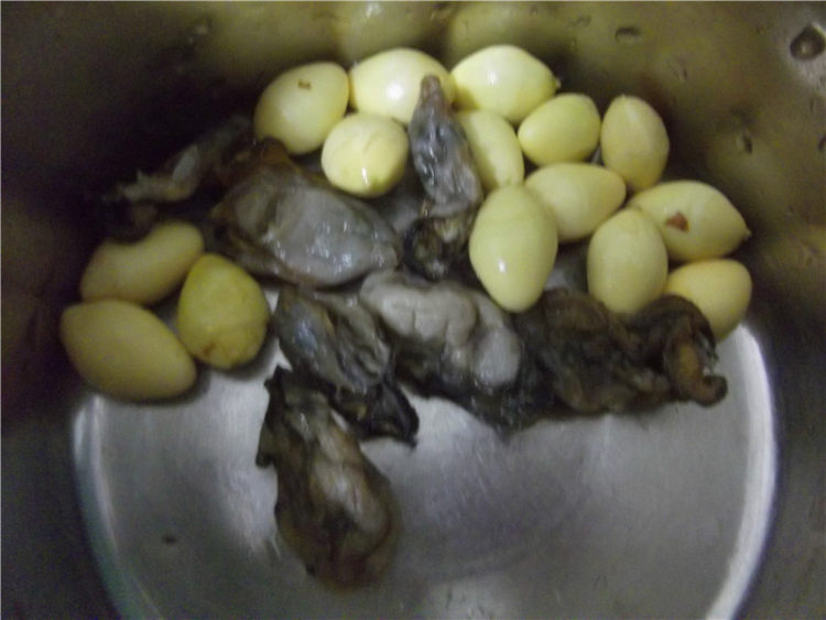白果蚝豉排骨粥步骤2