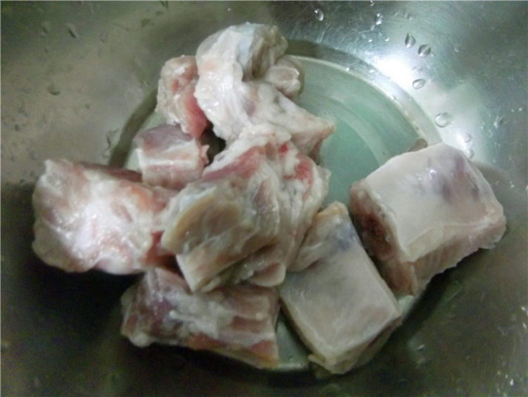 白果蚝豉排骨粥步骤1