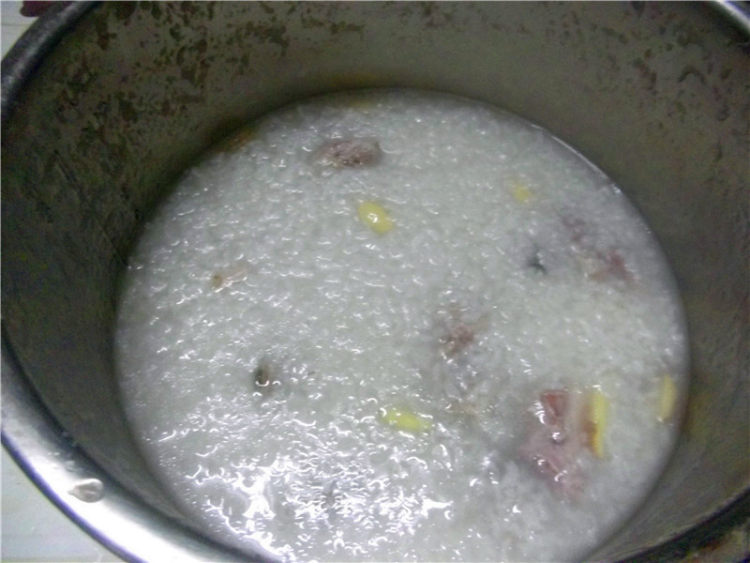 白果蚝豉排骨粥步骤5
