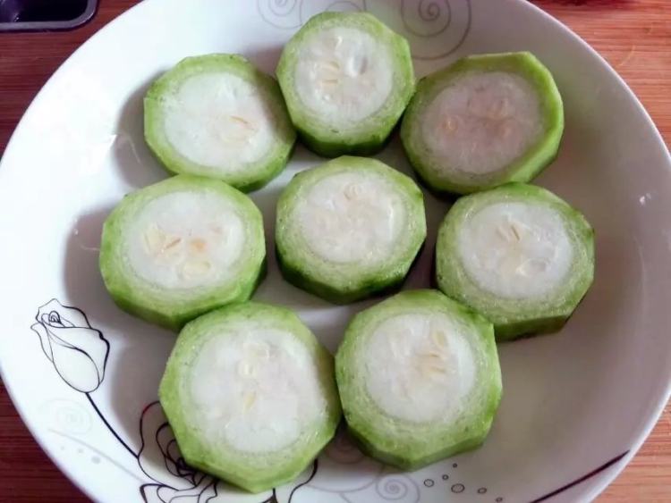 丝瓜蒸肉泥步骤3