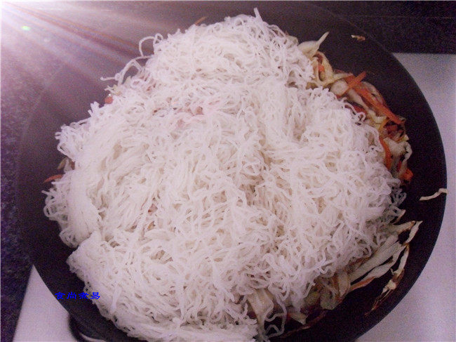 包菜炒粉丝步骤11