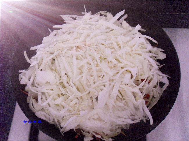 包菜炒粉丝步骤9