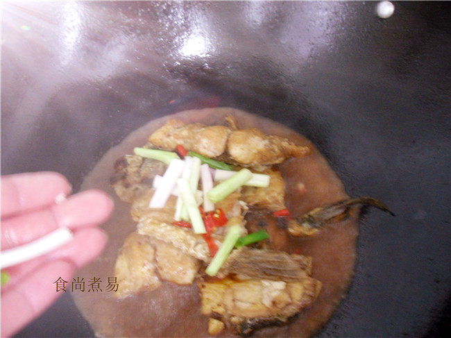 豆豉辣酱烧鱼块步骤8
