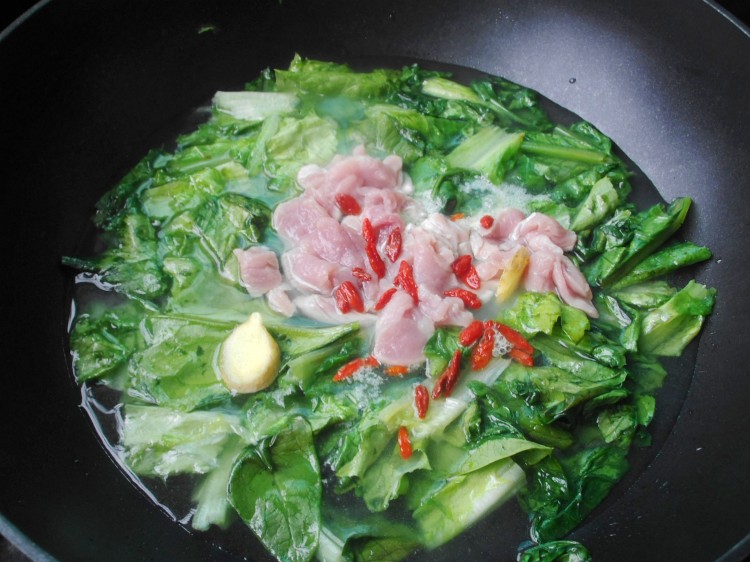 香麦菜肉片汤步骤5