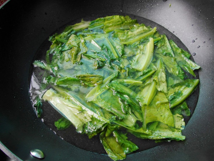 香麦菜肉片汤步骤4