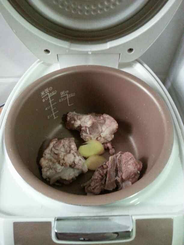 菜干胡萝卜汤步骤3