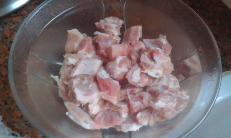 蒜茸豆豉蒸排骨步骤1