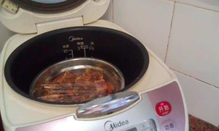 蒜茸豆豉蒸排骨步骤6