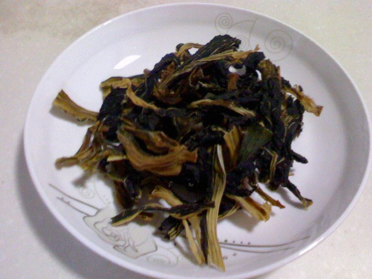 菜干猪骨汤步骤1
