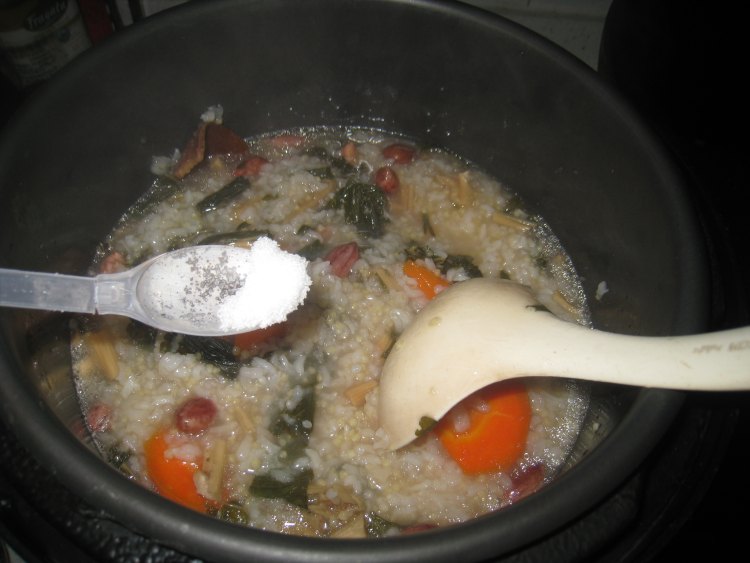 花生菜干胡萝卜粥步骤8