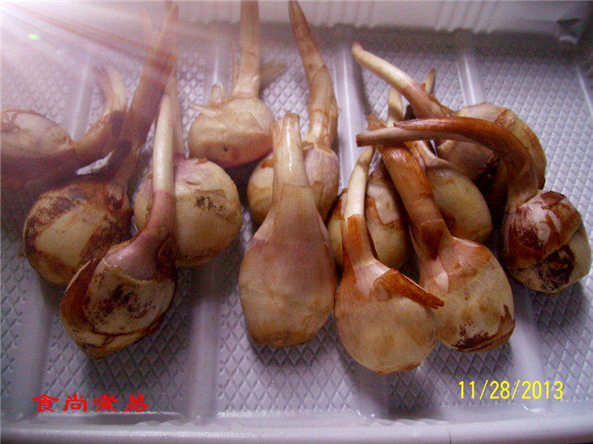 茨菇烧肉步骤1