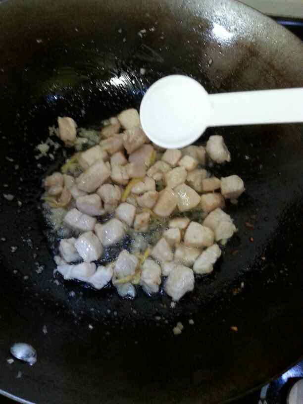 西兰花炒鸡肉步骤7