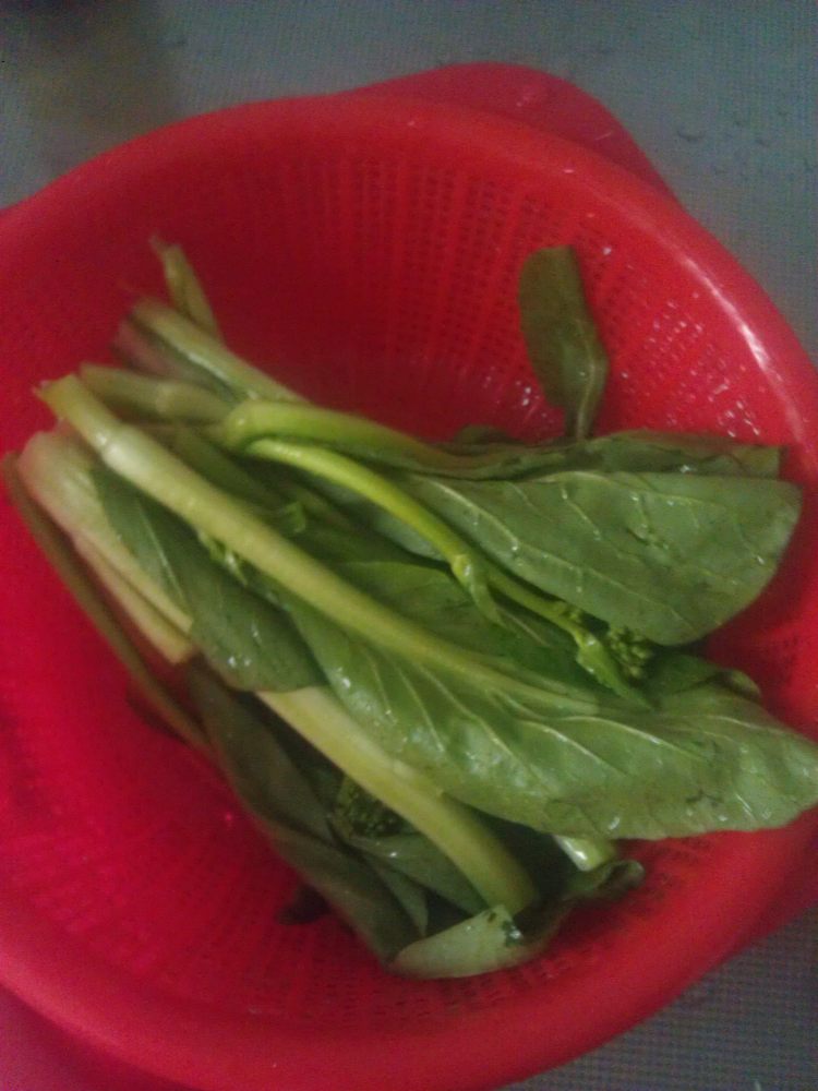 肉末白灼菜心步骤1