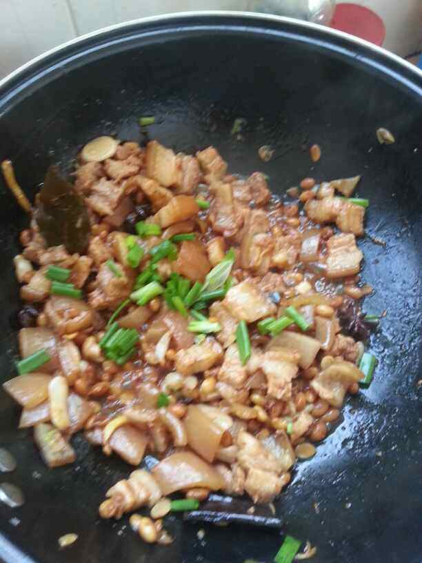 黄豆红焖五花肉步骤10
