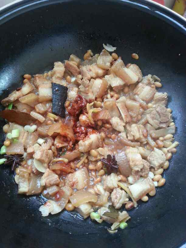 黄豆红焖五花肉步骤8