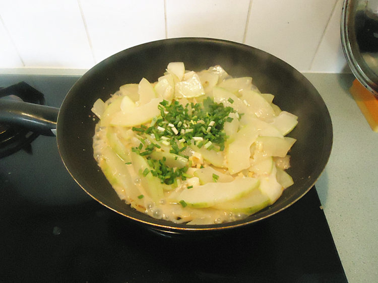 姜蒜蓉腐乳煮节瓜步骤10