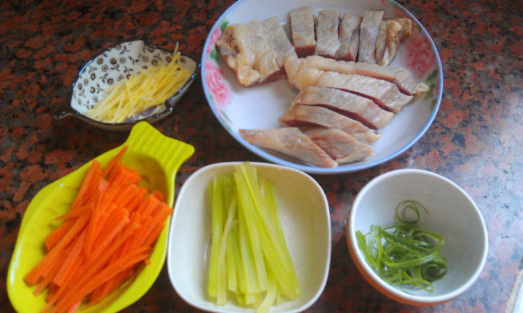 菰米腊鸭腿煲仔饭步骤4