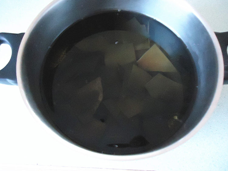 海带绿豆煲马齿苋根步骤5