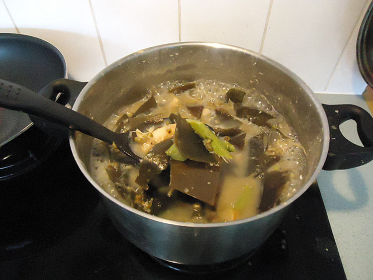 海带绿豆煲马齿苋根步骤10