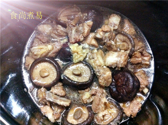 冬菇焖排骨步骤9