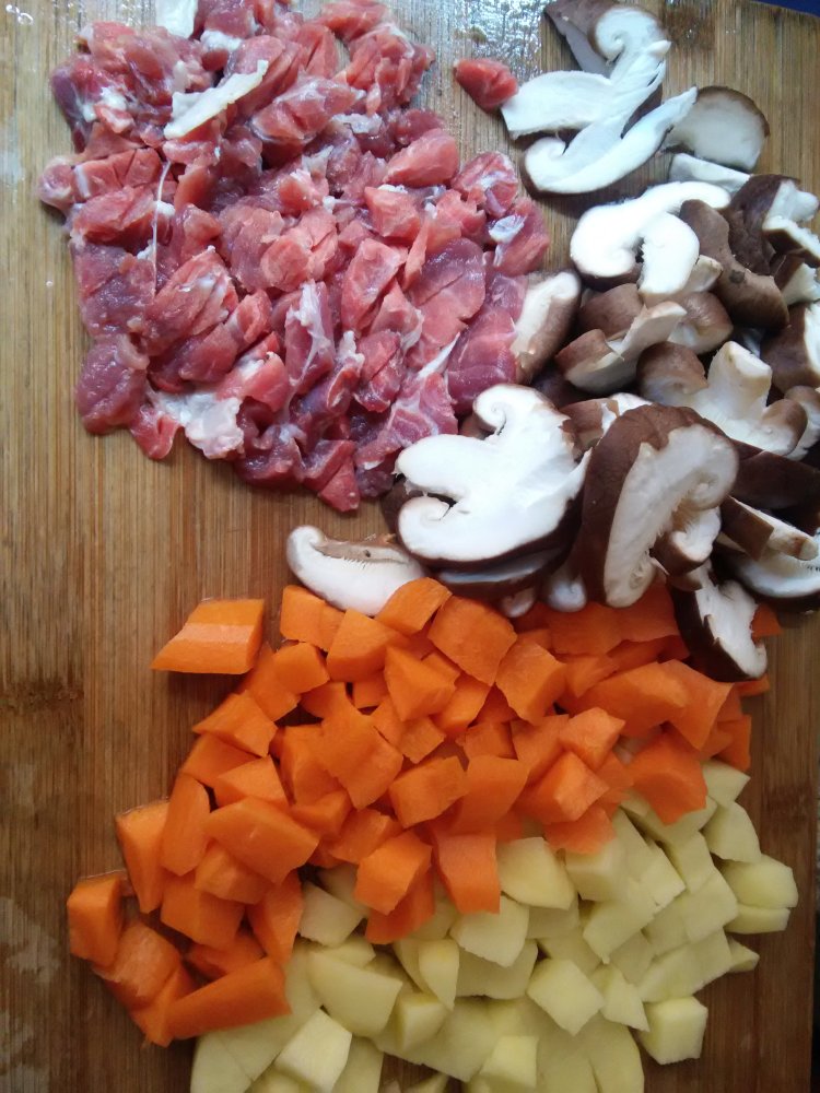 时蔬香菇肉末饭步骤2