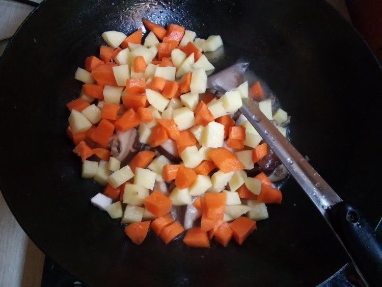 时蔬香菇肉末饭步骤5