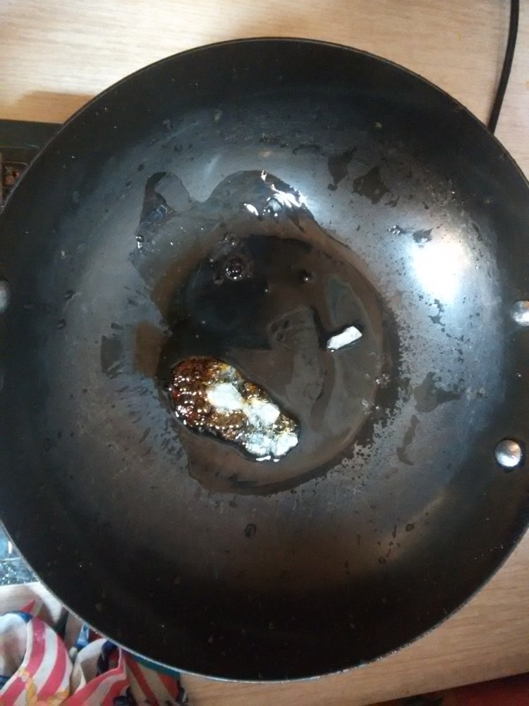 花生香菇炖猪脚步骤4