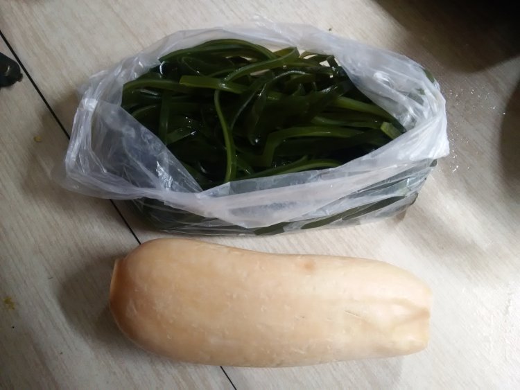 莲藕海带炖筒骨汤步骤3