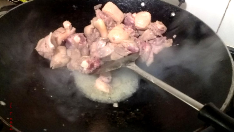 客家三杯鸭步骤4