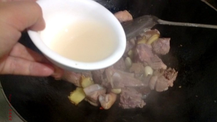客家三杯鸭步骤6