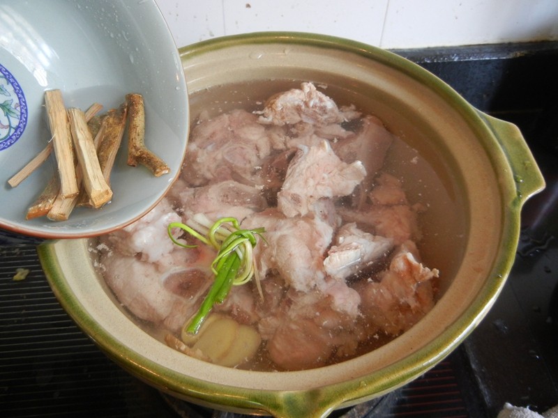 牛奶根骨头汤步骤7