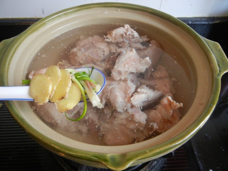 牛奶根骨头汤步骤6