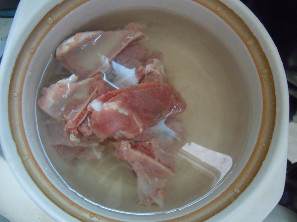 扁骨煲山药步骤3