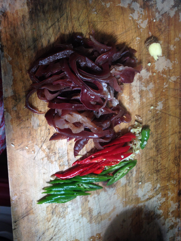 木耳炒牛肉步骤2