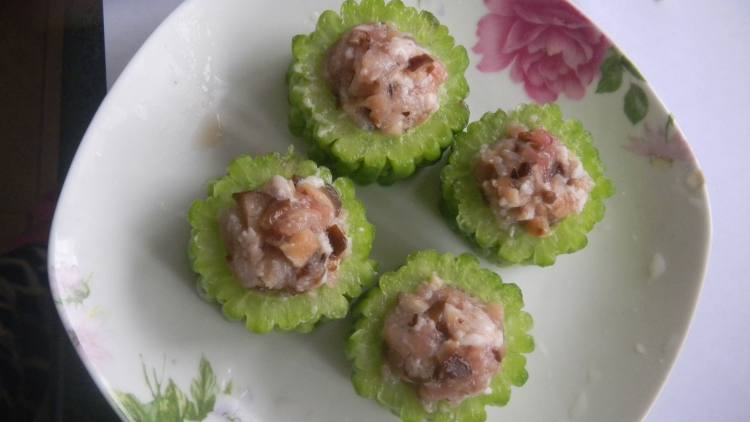 苦瓜镶肉泥步骤5