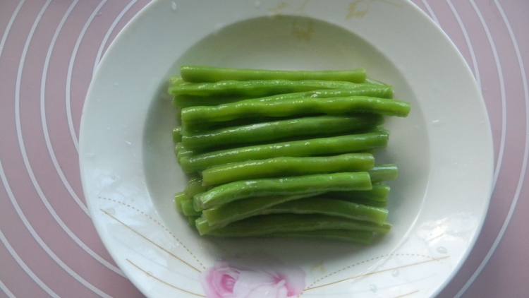 麻酱淋豇豆步骤6