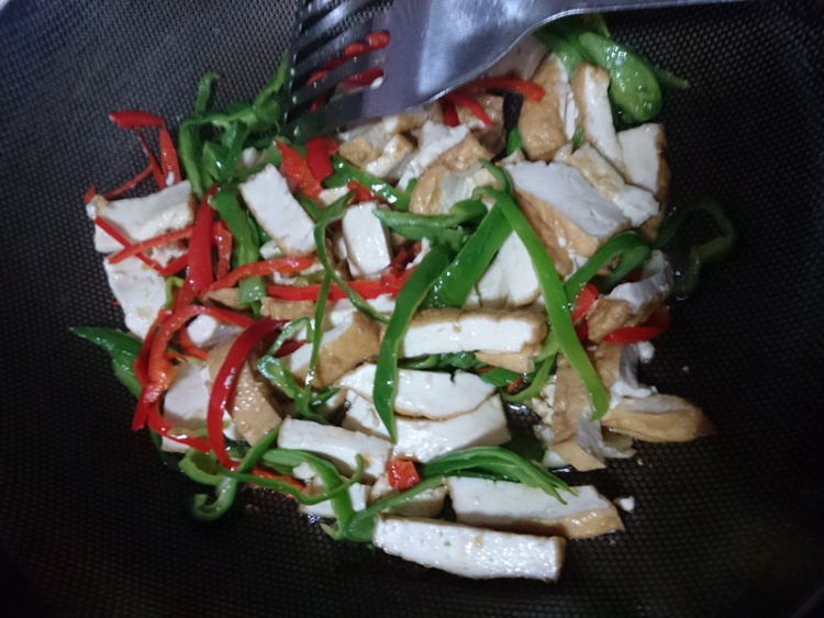 双椒炒泰宁豆腐步骤8