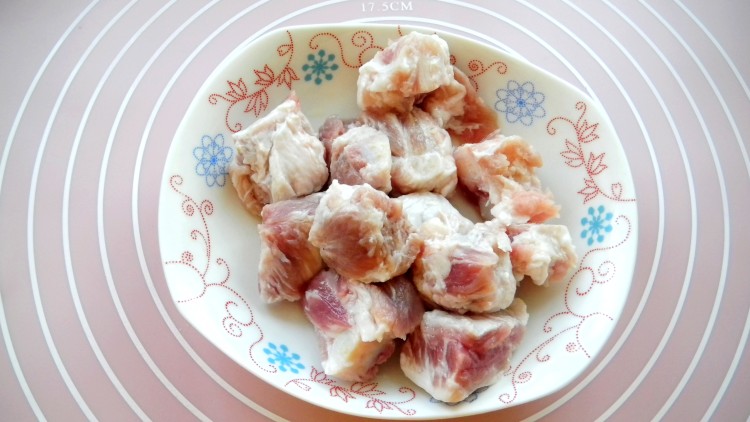 萝卜豆豉蒸排骨步骤1