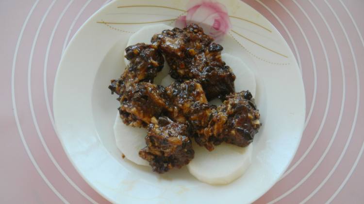 萝卜豆豉蒸排骨步骤7