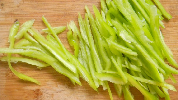 清炒茶树菇步骤2