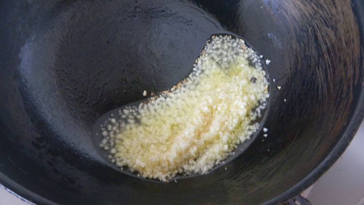 黄金蒜扇贝蒸粉丝步骤3