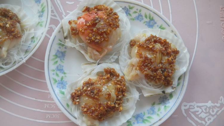 黄金蒜扇贝蒸粉丝步骤7